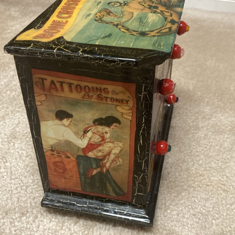 Freak Show Jewelry Box - Picture 5 of 11